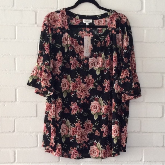 Siren Lily Tops - 🌺2X NWT Floral Blouse